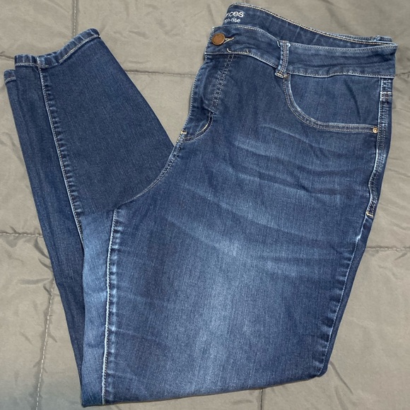 Maurices Everflex Jeans - Picture 1 of 4
